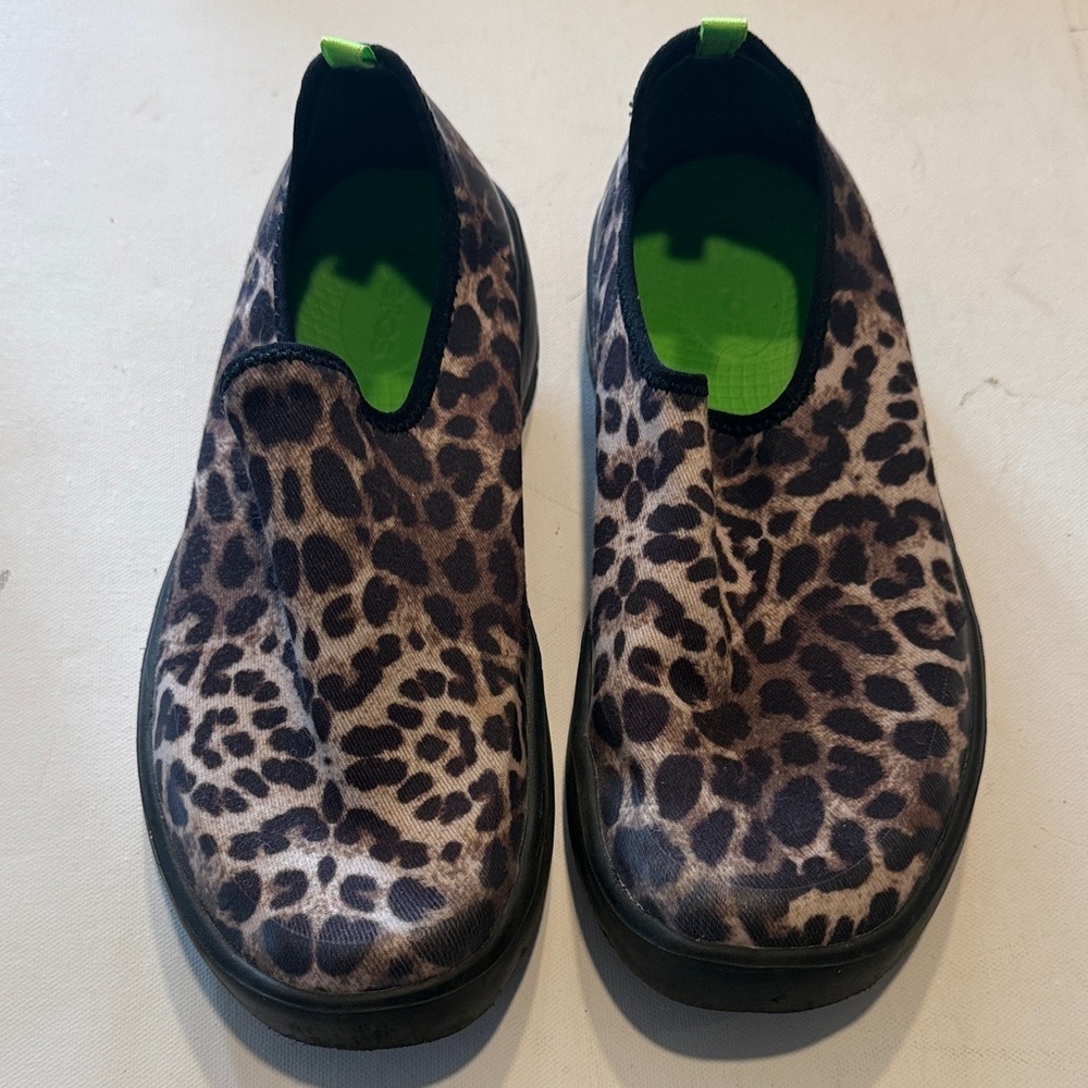 OOFOS Leopard Print Slip-On Sneakers